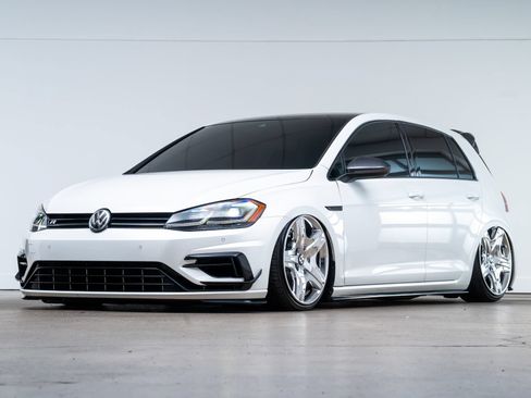 Used 2019 Volkswagen Golf R 4-Door AWD/4WD image 8