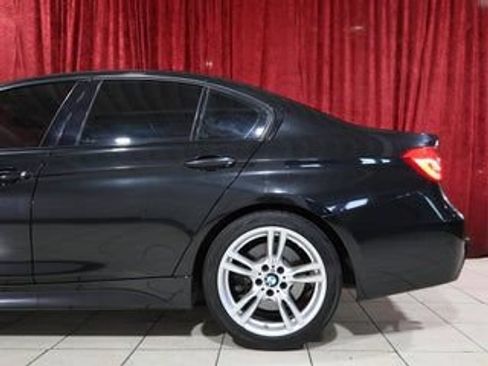 Used 2018 BMW 330i Sedan w/ M Sport Package RWD image 6
