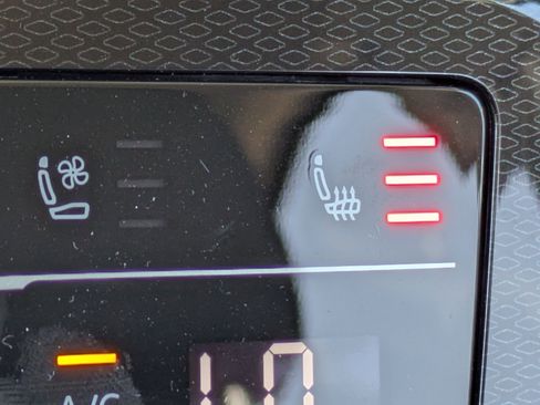 New 2026 Volkswagen Taos SEL image 25