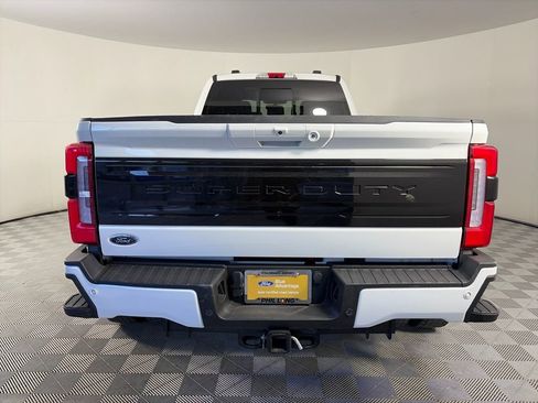 Certified 2025 Ford F450 Platinum w/ FX4 Off-Road Package image 6