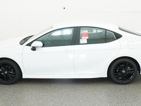 New 2026 Toyota Camry SE FWD image 39