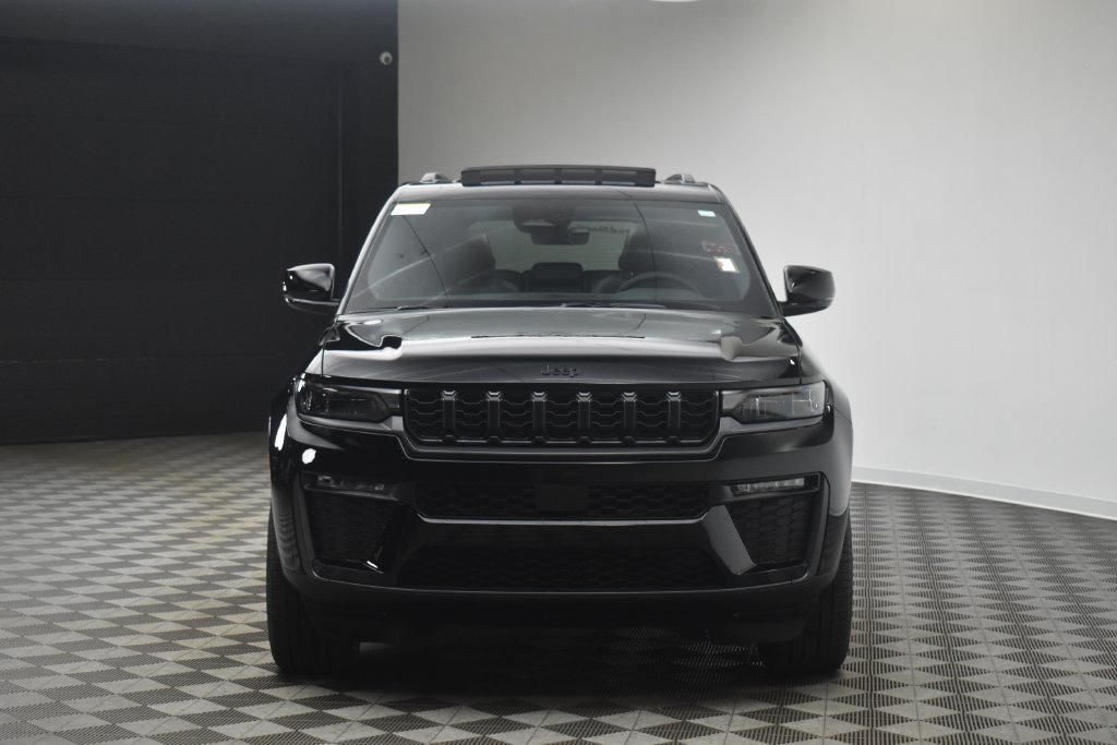 New 2027 Jeep Grand Cherokee Limited AWD/4WD image 2