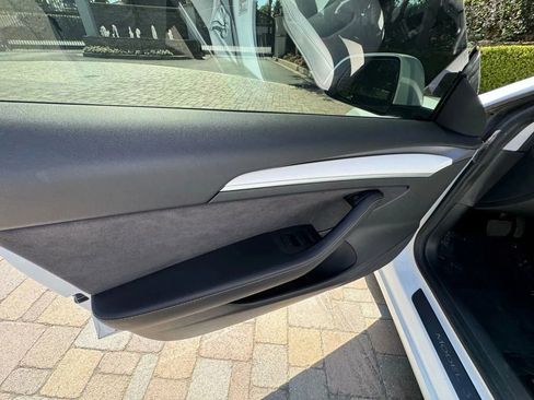 Used 2021 Tesla Model 3 Performance image 30