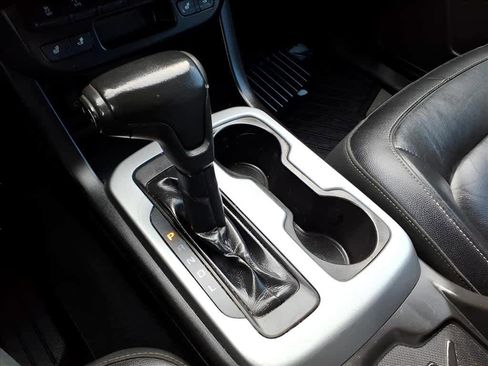 Used 2019 Chevrolet Colorado ZR2 image 24