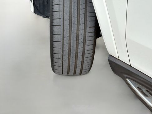 Used 2021 Mercedes-Benz GLS 580 4MATIC image 46