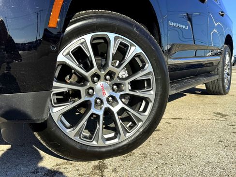 Used 2025 GMC Yukon Denali image 2