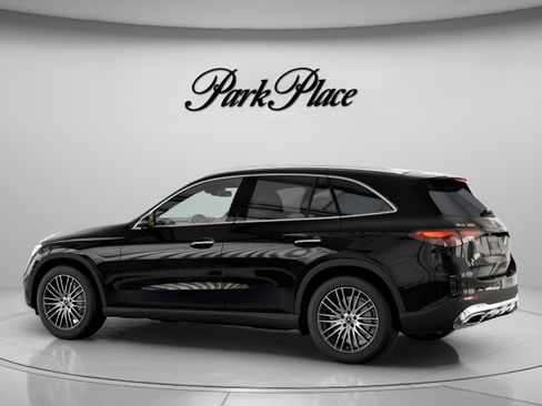 Used 2026 Mercedes-Benz GLC 300 image 11