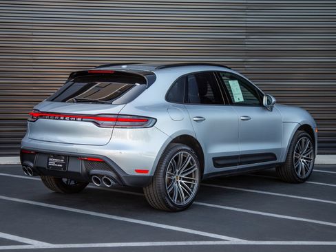 Certified 2026 Porsche Macan AWD/4WD image 7
