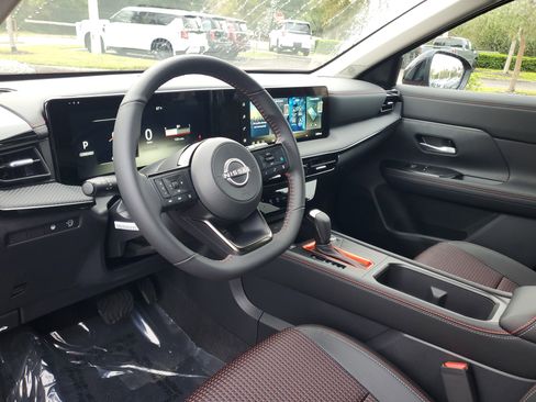 New 2026 Nissan Kicks SR image 17