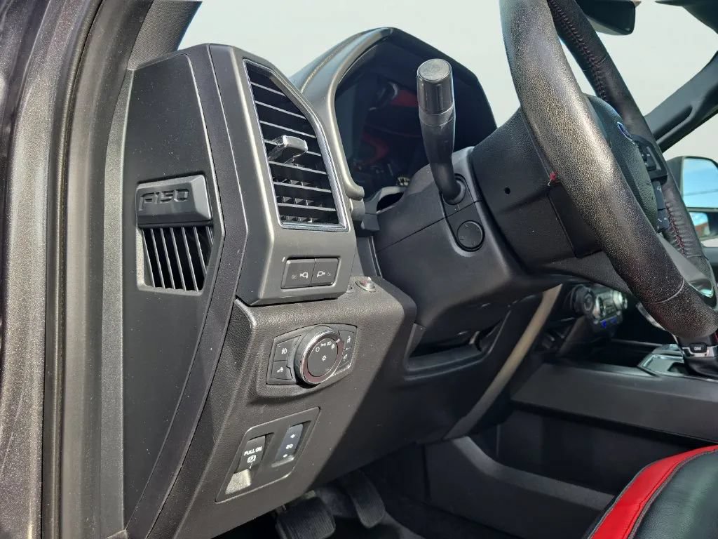 Used 2018 Ford F150 Lariat w/ Equipment Group 502A Luxury AWD/4WD image 16