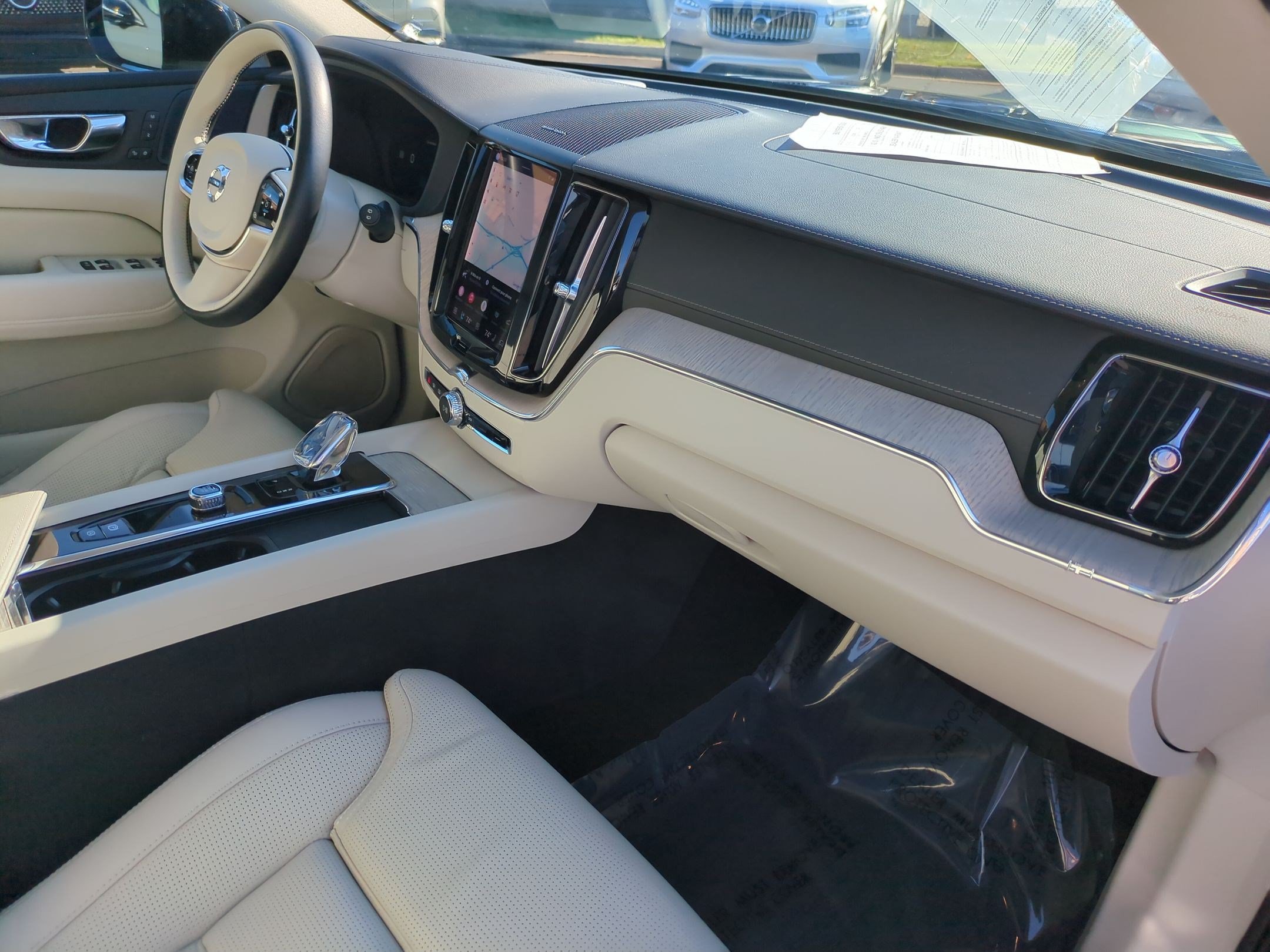 Used 2022 Volvo XC60 B5 Inscription w/ Advanced Package AWD/4WD image 37