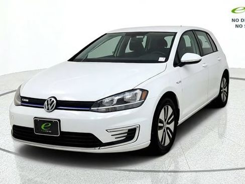 Used 2019 Volkswagen e-Golf SE w/ Driver Assistance Package FWD image 3