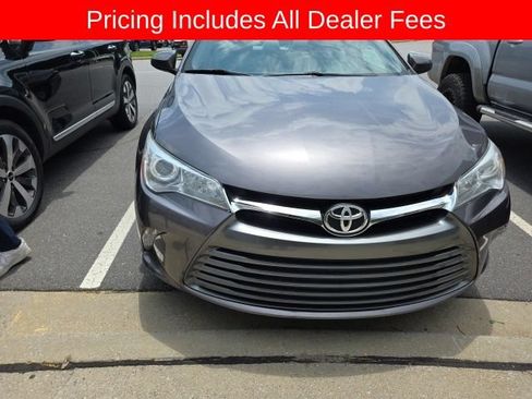Used 2016 Toyota Camry LE w/ Moonroof Package FWD image 9