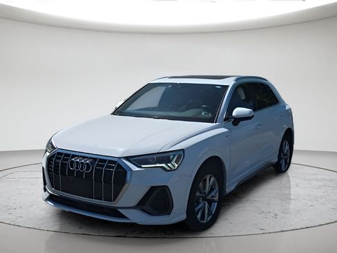 Used 2024 Audi Q3 2.0T Premium AWD/4WD image 23
