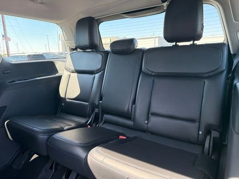 Used 2025 Ford Expedition Platinum AWD/4WD image 5