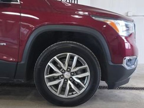 Used 2018 GMC Acadia SLE image 32