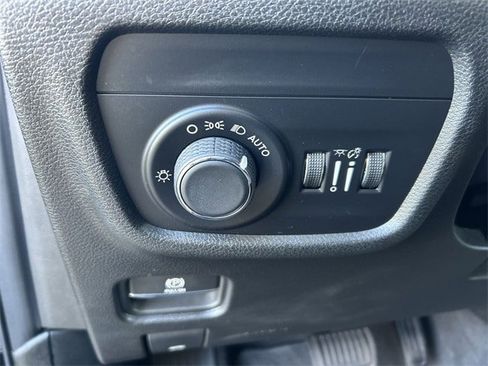 Certified 2023 Jeep Grand Cherokee Altitude image 17