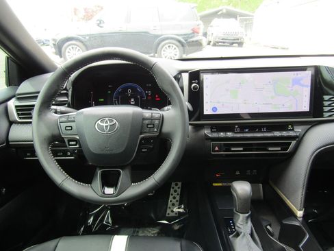 Used 2026 Toyota Camry SE w/ Multimedia Upgrade Package image 20