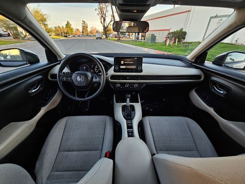 Used 2023 Honda HR-V LX image 18