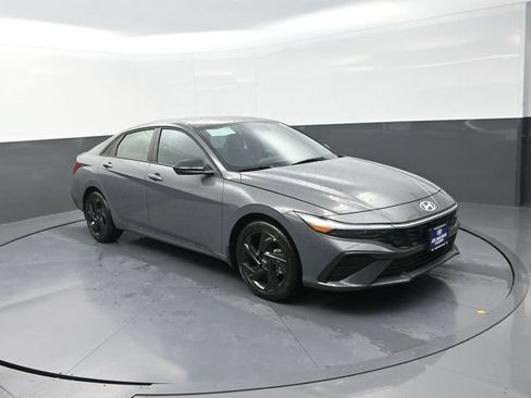 New 2026 Hyundai Elantra Sport FWD image 2