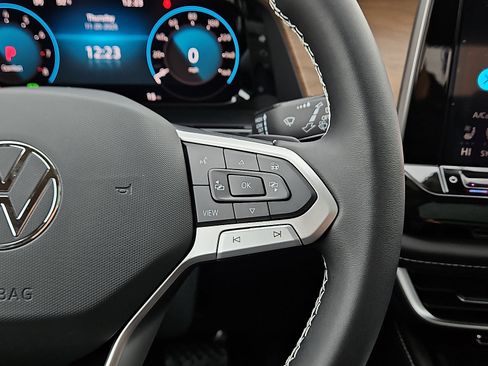 New 2026 Volkswagen Atlas SE image 19