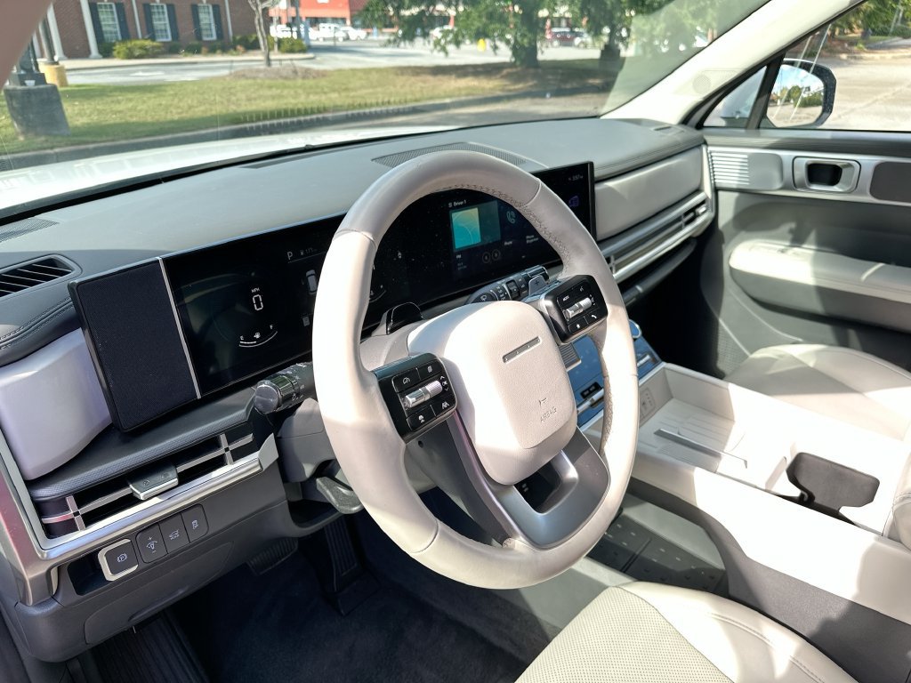 Used 2026 Hyundai Santa Fe SEL FWD image 10