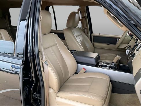 Used 2014 Ford Expedition XLT w/ Equipment Group 202A RWD image 10