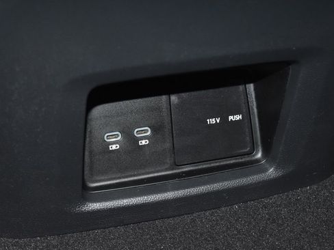 Certified 2025 Volkswagen Atlas Peak Edition SE image 16