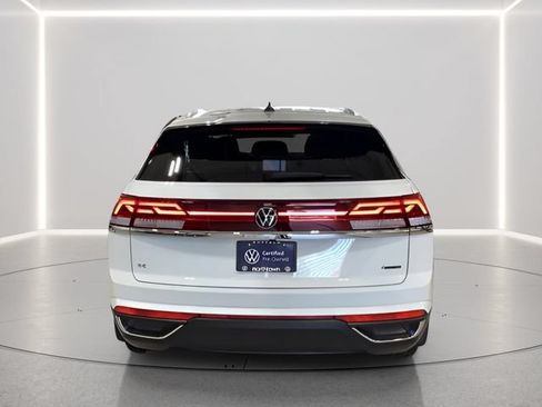 Certified 2024 Volkswagen Atlas Cross Sport SE w/ Adventure Package AWD/4WD image 26