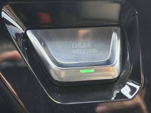 Used 2025 GMC Sierra 2500 AT4 w/ AT4 Premium Plus Package AWD/4WD image 15