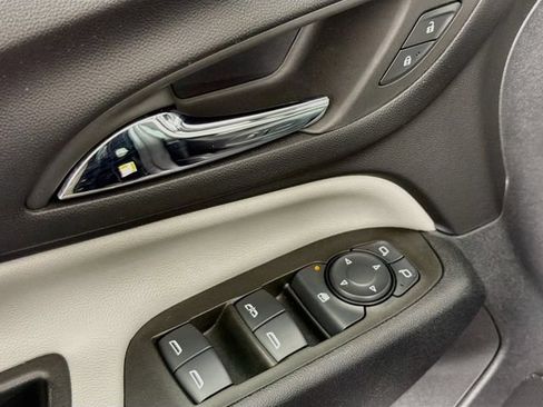 Used 2023 Chevrolet Equinox LS w/ LS Convenience Package AWD/4WD image 24