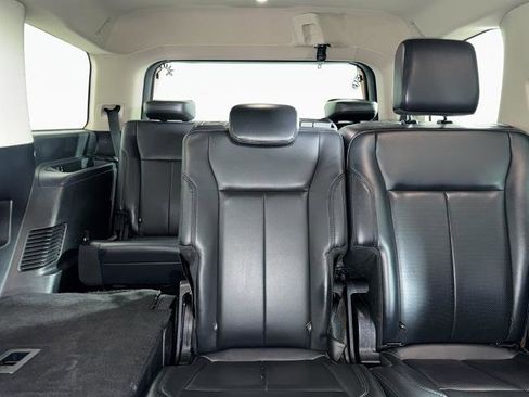 Certified 2022 Ford Expedition XLT image 7