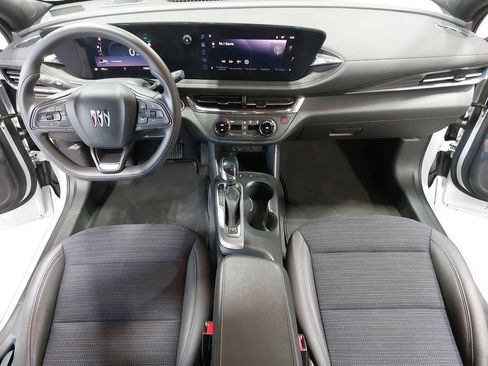 Used 2025 Buick Envista Preferred FWD image 9