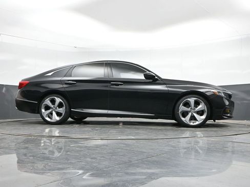Used 2018 Honda Accord Touring image 34