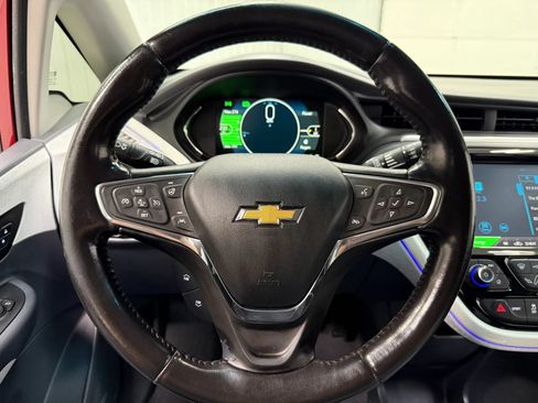 Used 2020 Chevrolet Bolt Premier w/ Infotainment Package FWD image 20