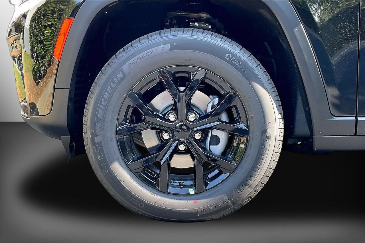 New 2026 Jeep Grand Cherokee Altitude AWD/4WD image 28