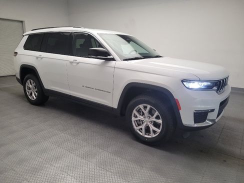 Used 2022 Jeep Grand Cherokee L Limited image 11