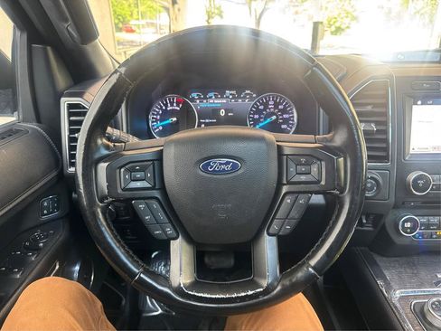 Used 2018 Ford Expedition Limited w/ Equipment Group 301A RWD image 18