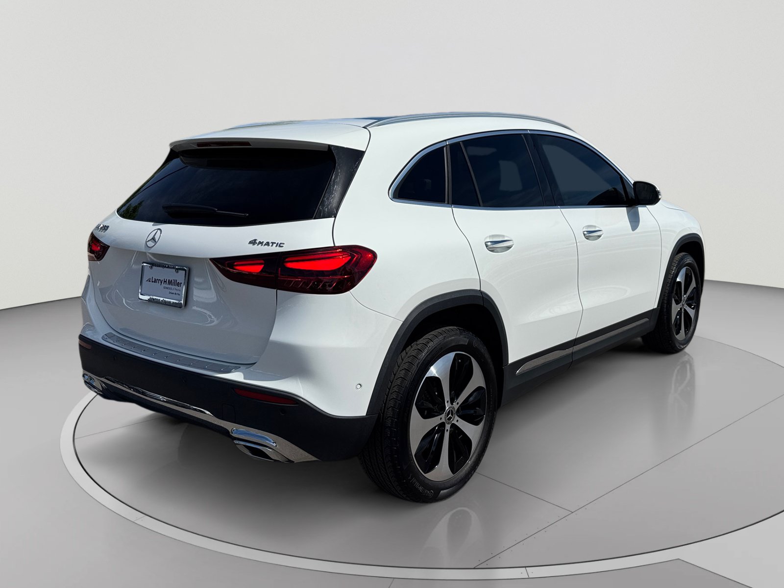 Used 2025 Mercedes-Benz GLA 250 4MATIC image 5
