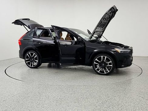 Certified 2023 Volvo XC60 B5 Ultimate w/ Climate Package AWD/4WD image 10