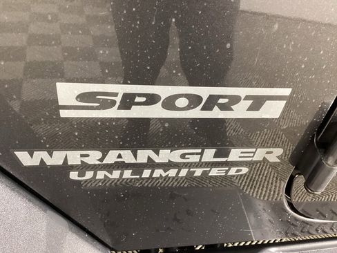 Used 2017 Jeep Wrangler Unlimited Sport w/ Quick Order Package 24S image 27