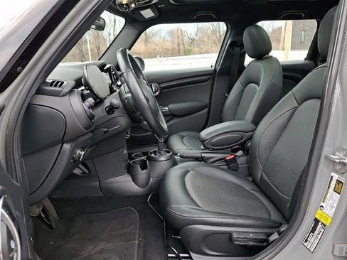 Used 2022 MINI Cooper 4-Door Hardtop image 14