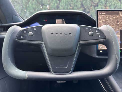 Used 2021 Tesla Model S Plaid image 22