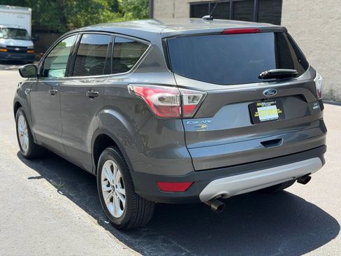 Used 2017 Ford Escape SE AWD/4WD image 9