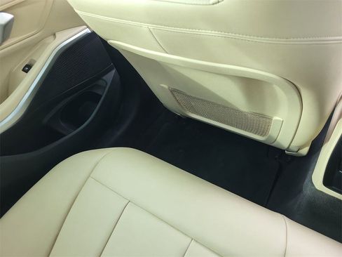 Used 2019 BMW 330i xDrive Sedan w/ Premium Package image 15