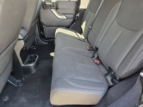 Used 2018 Jeep Wrangler Unlimited Sahara AWD/4WD image 20