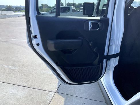 Used 2022 Jeep Wrangler Unlimited Sport AWD/4WD image 18