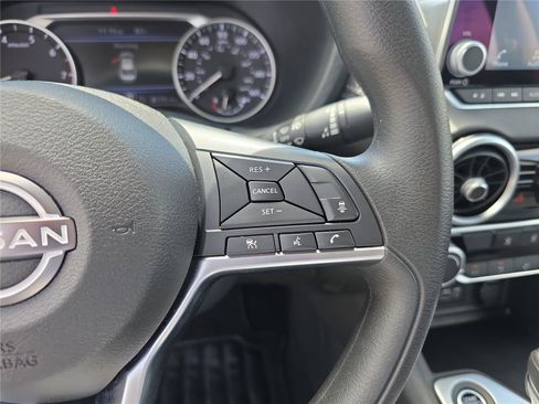 Used 2025 Nissan Sentra SV image 23