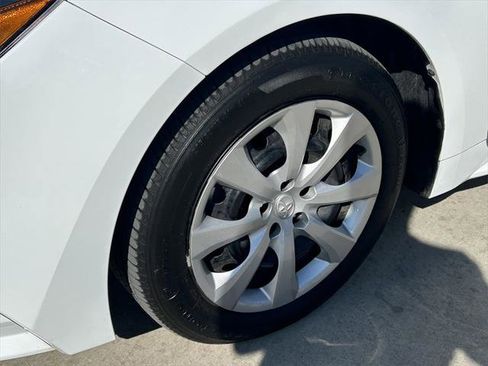 Certified 2025 Toyota Corolla LE image 9