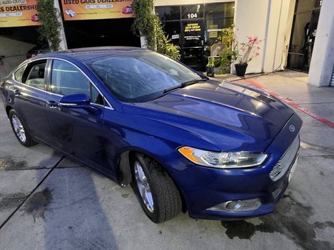 Used 2013 Ford Fusion SE FWD image 1